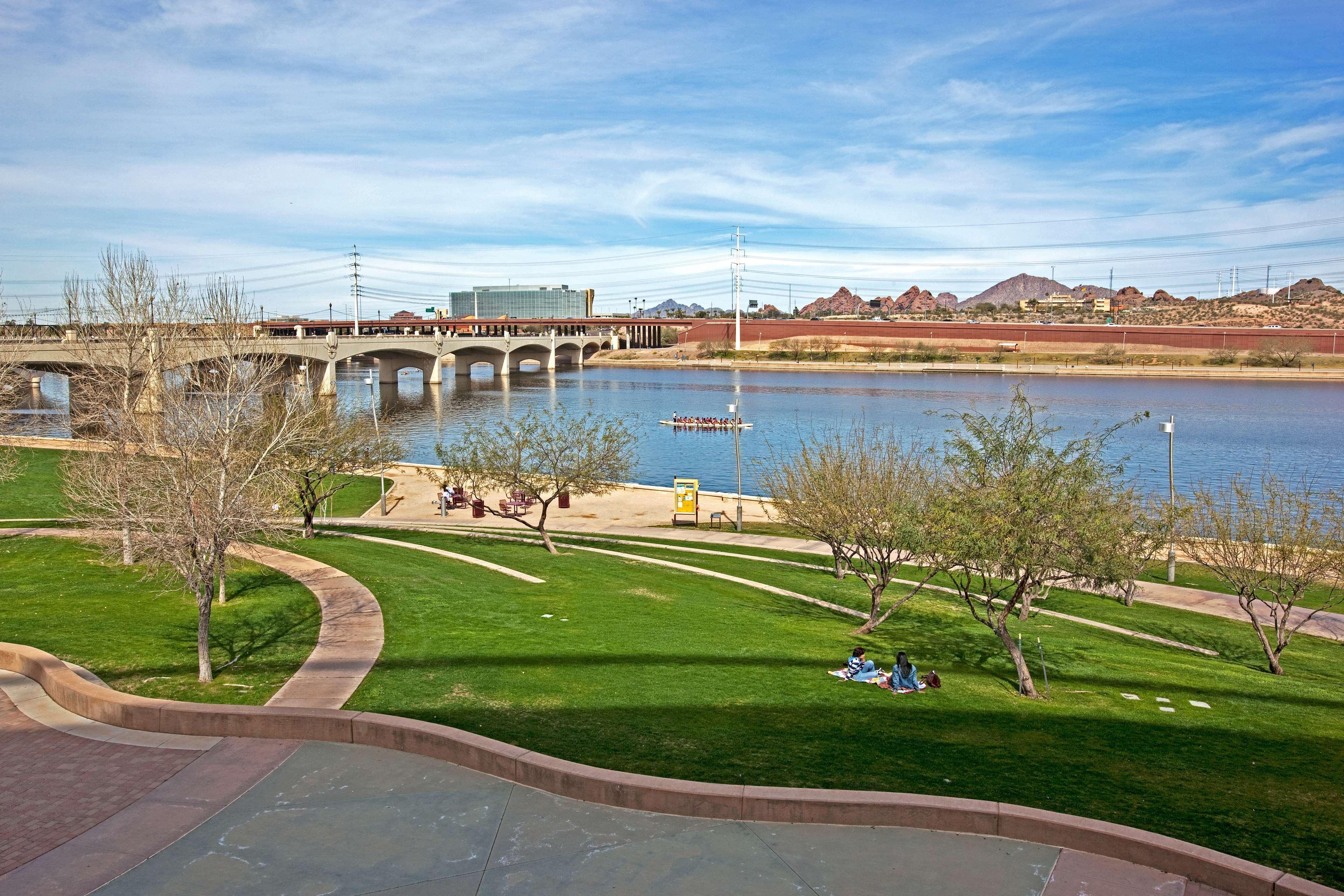 Hyatt Place Tempe Phoenix Airport Exterior photo