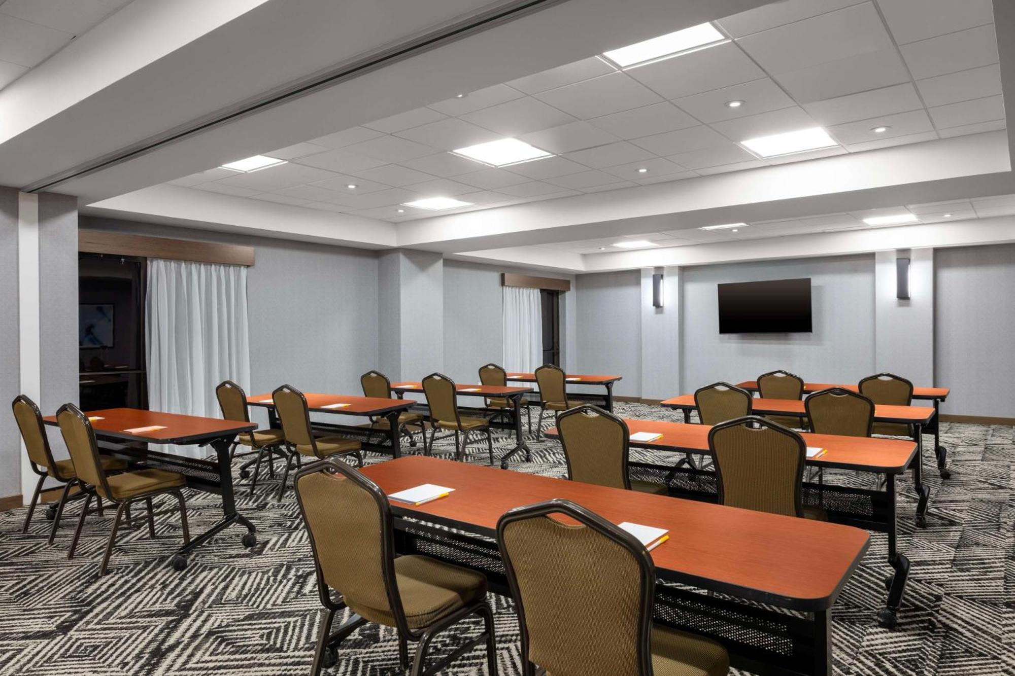 Hyatt Place Tempe Phoenix Airport Exterior photo