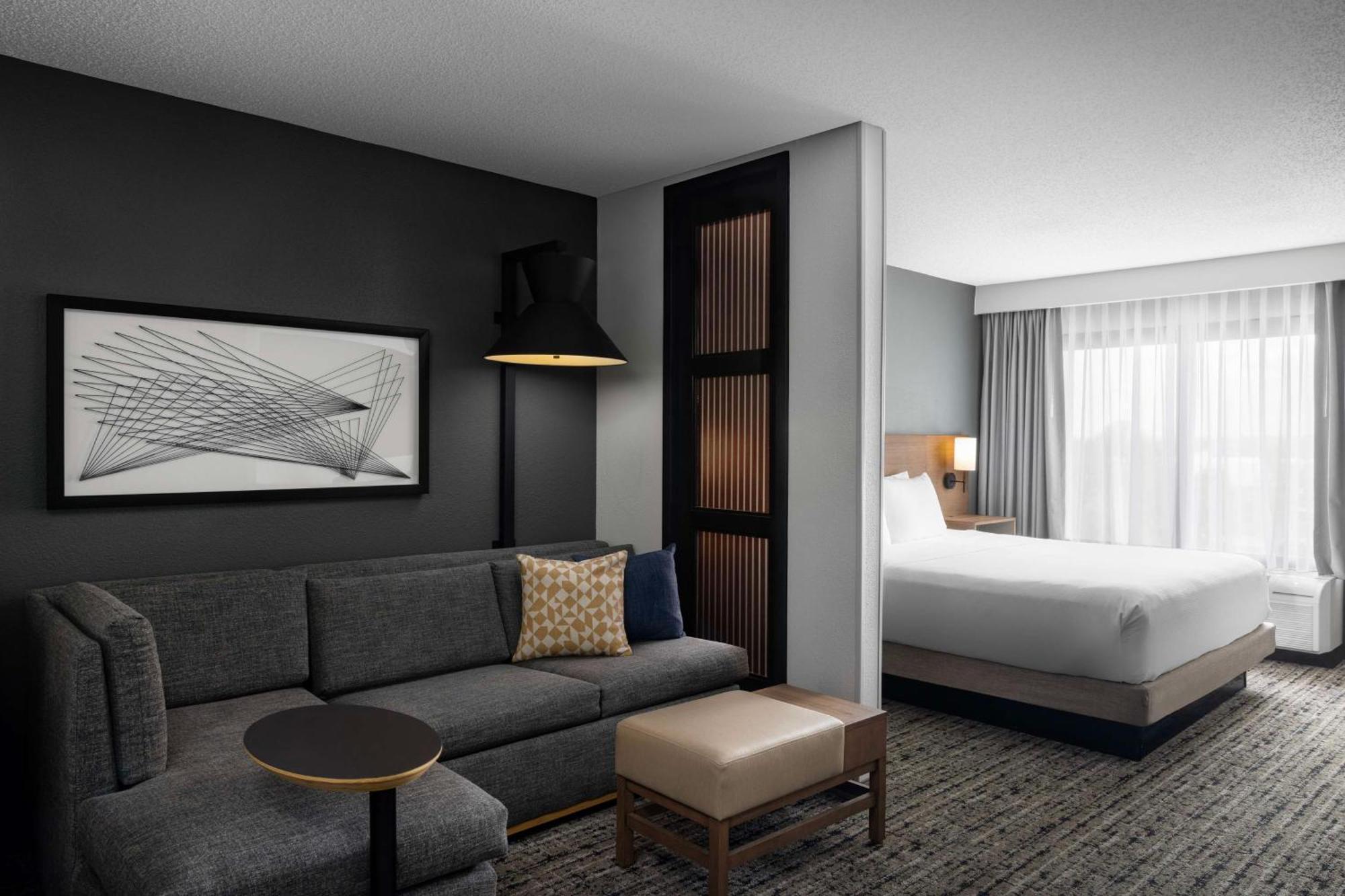 Hyatt Place Tempe Phoenix Airport Exterior photo